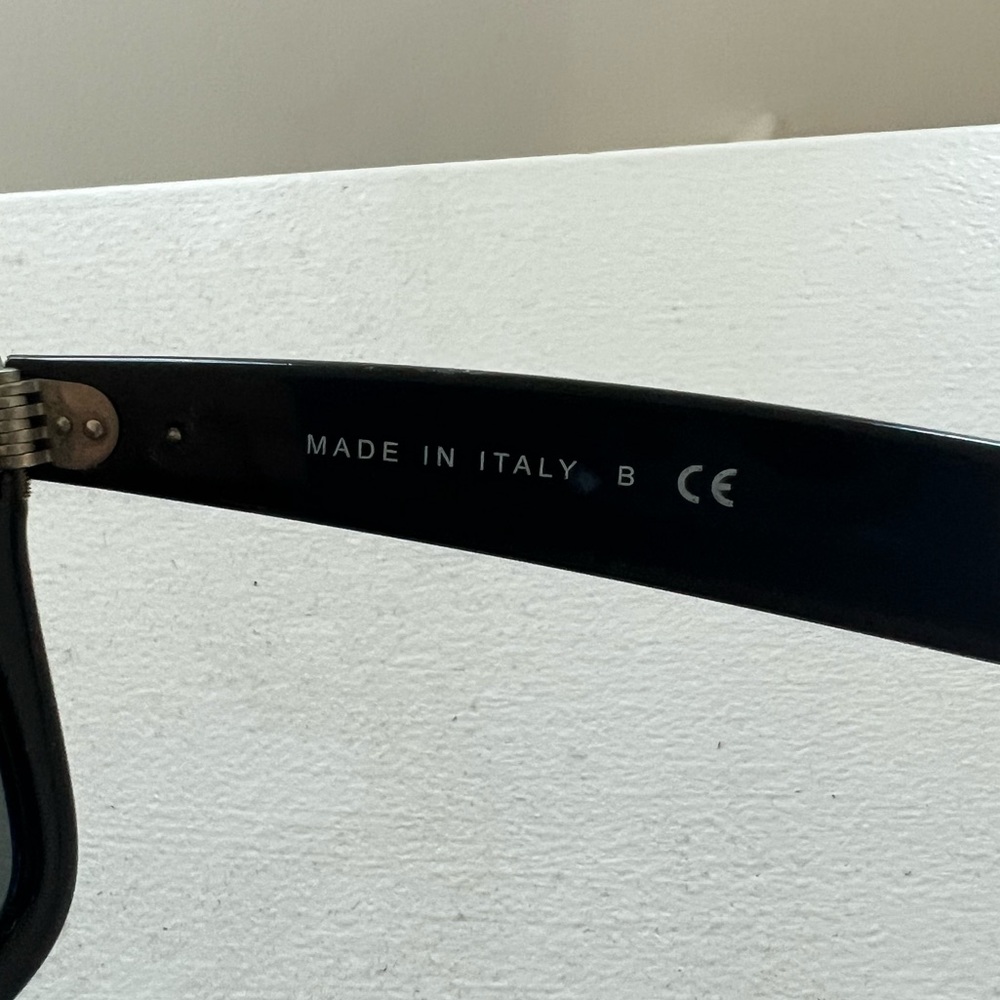 Ray-Ban Original Wayfarer Classic Sunglasses - Picture 3 of 9